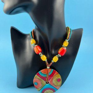 Mod GEOMETRIC DESIGN SHELL Necklace, Chunky, Colorful Lucite Beaded Multi Strand